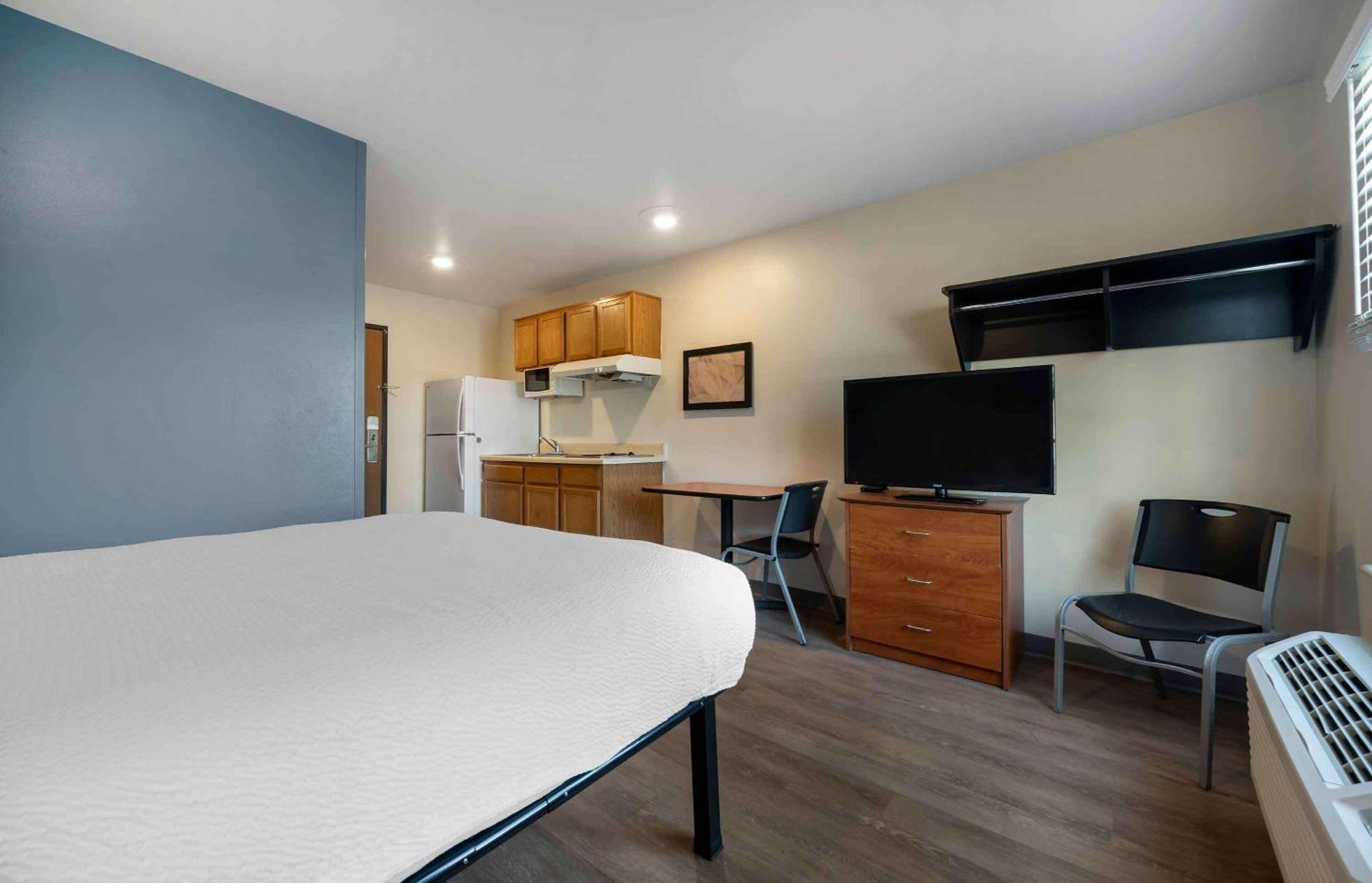 Extended Stay America Select Suites - Charleston - Ashley Phosphate Rd Hanahan Exterior photo